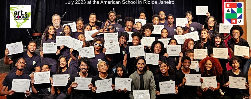 Group photo of students holding certificates at American School in Rio de Janeiro.